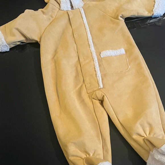 Small Wonders One Piece Winter Outfit. Infant Size 12 Months Beige Onesie. - Picture 3 of 12